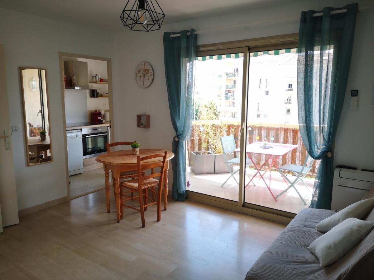 Le Palais Royal Apartment Saint-Raphaël Екстериор снимка
